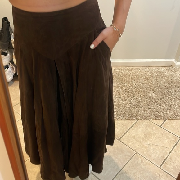 Mayfield Parrish brown suede skirt - Picture 5 of 5